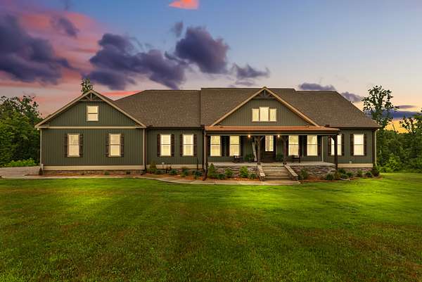 13.2 Acres of Land with Home for Sale in Hohenwald, Tennessee