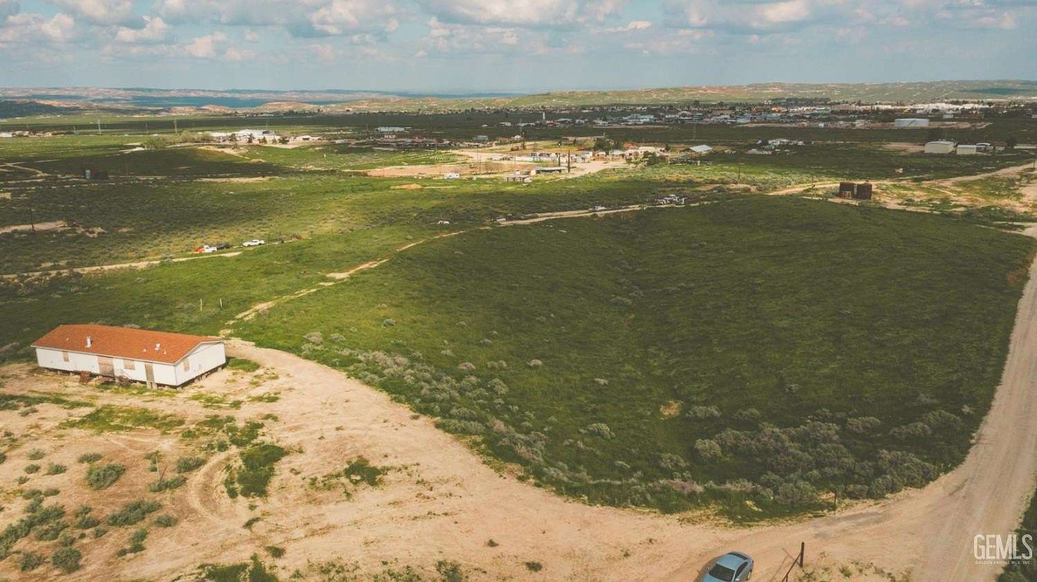 7.5 Acres of Residential Land for Sale in Taft, California