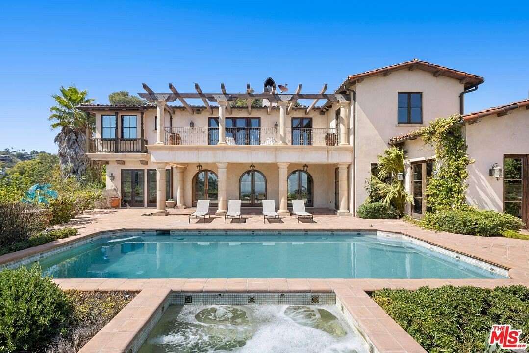 2 Acres of Land with Home for Lease in Los Angeles, California