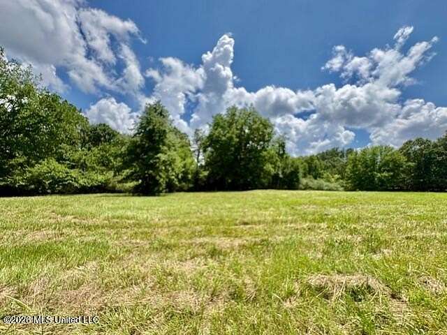 10 Acres of Residential Land for Sale in Senatobia, Mississippi