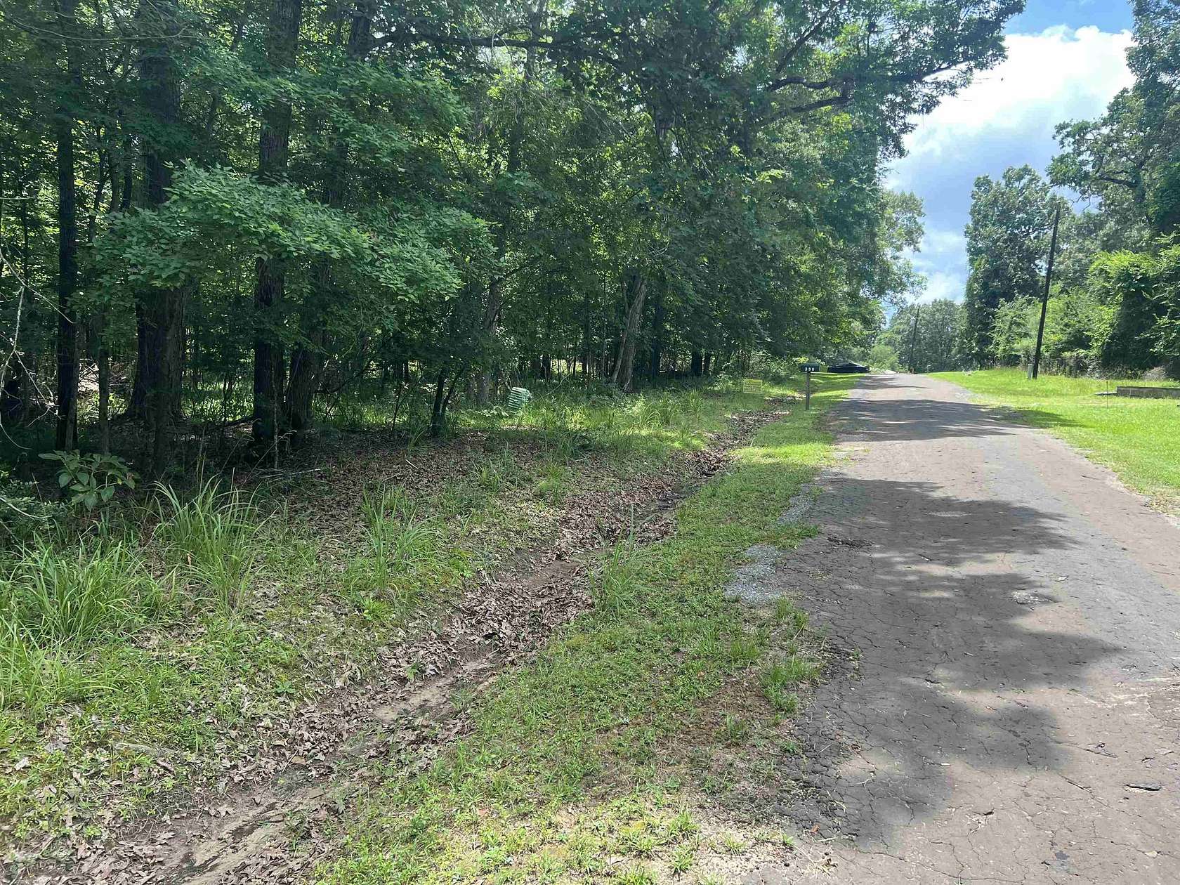 0.9 Acres of Residential Land for Sale in Jefferson, Texas