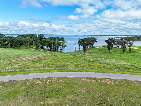 1.19 Acres of Residential Land for Sale in Honey Grove, Texas