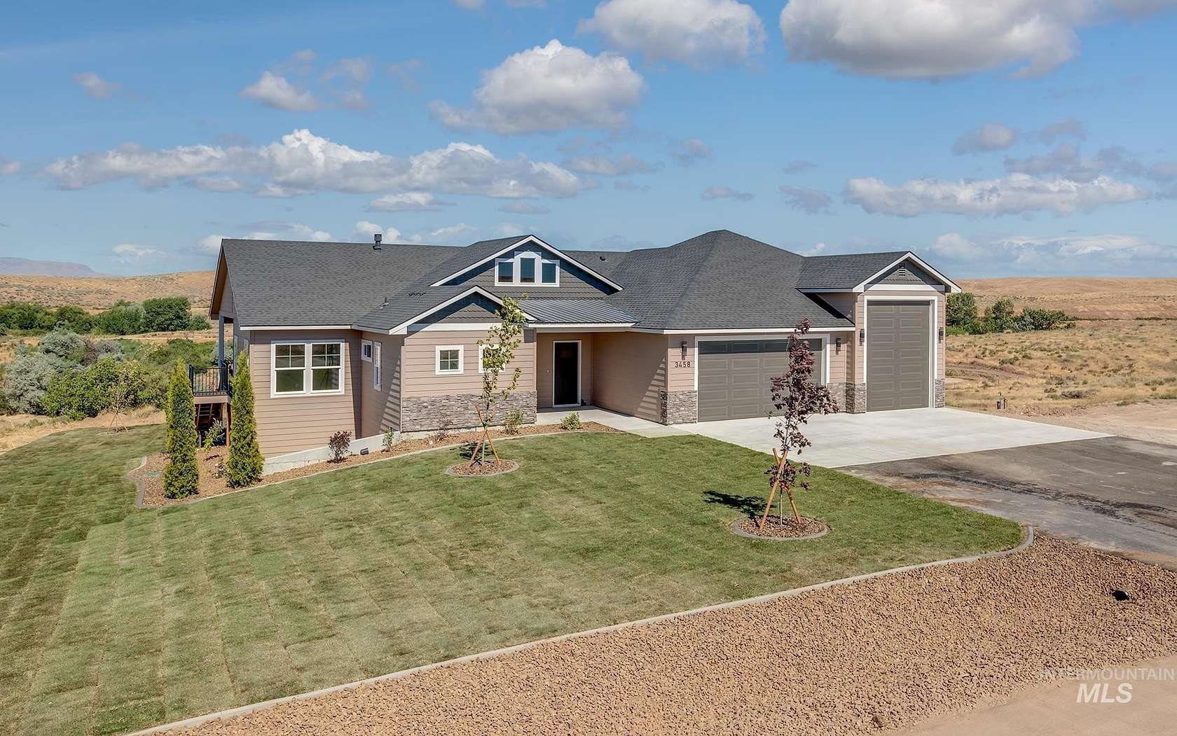 4 Acres of Land with Home for Sale in New Plymouth, Idaho