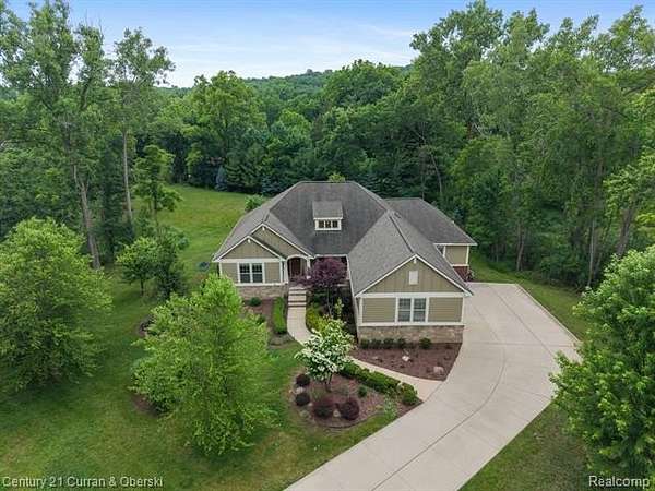 1.6 Acres of Land with Home for Sale in Farmington Hills, Michigan
