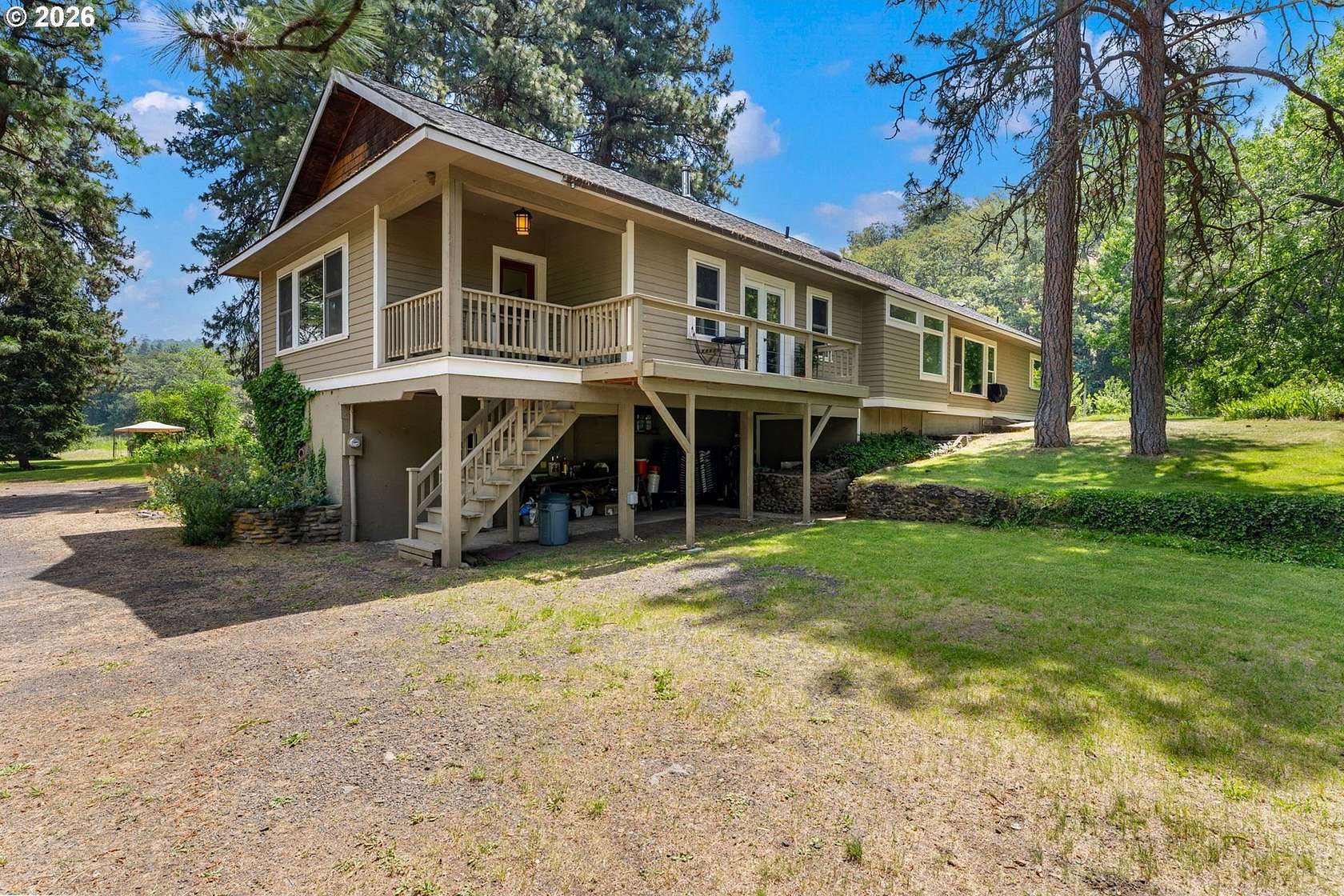 180 Acres of Agricultural Land with Home for Sale in The Dalles, Oregon