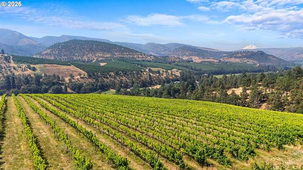 180 Acres of Agricultural Land with Home for Sale in The Dalles, Oregon