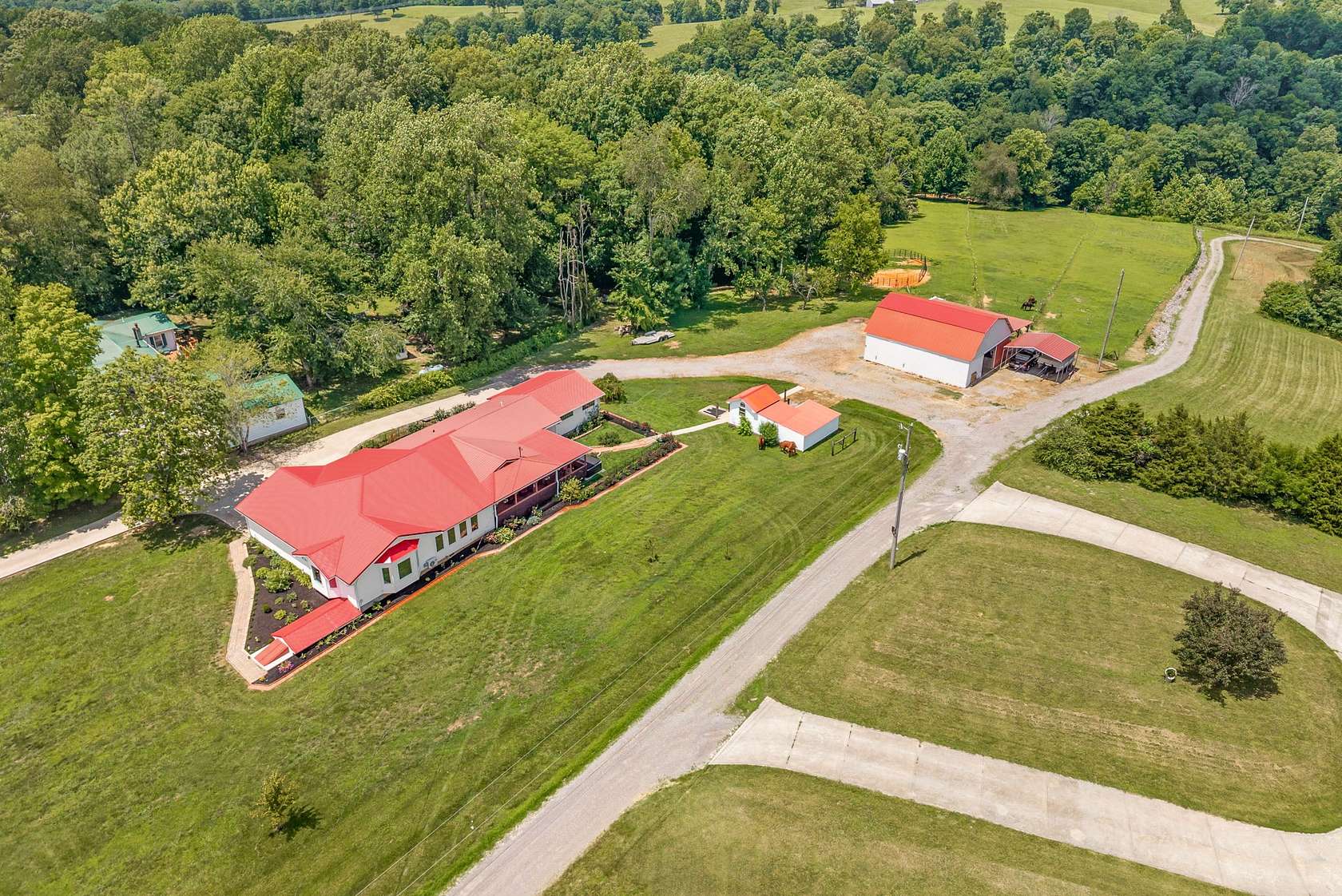 15 Acres of Land with Home for Sale in Clarksville, Tennessee