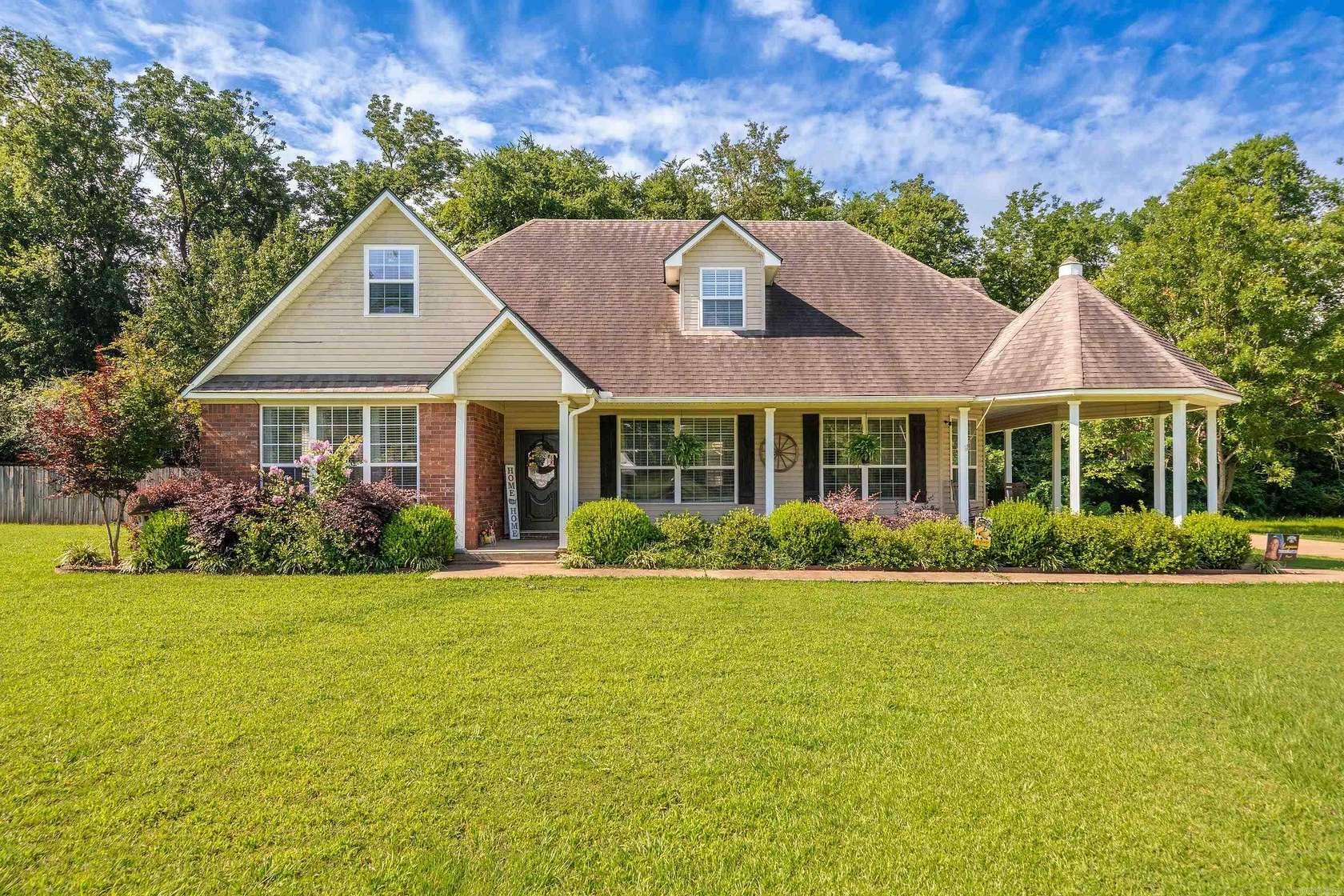 1.58 Acres of Land with Home for Sale in Malvern, Arkansas