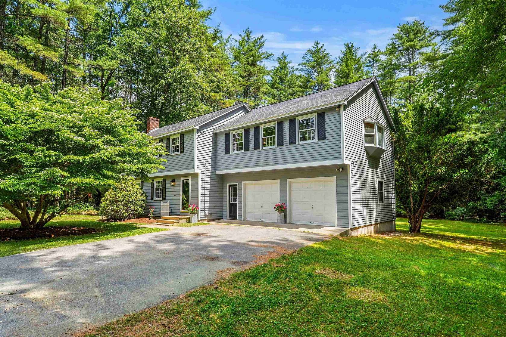 1.5 Acres of Land with Home for Sale in Amherst, New Hampshire