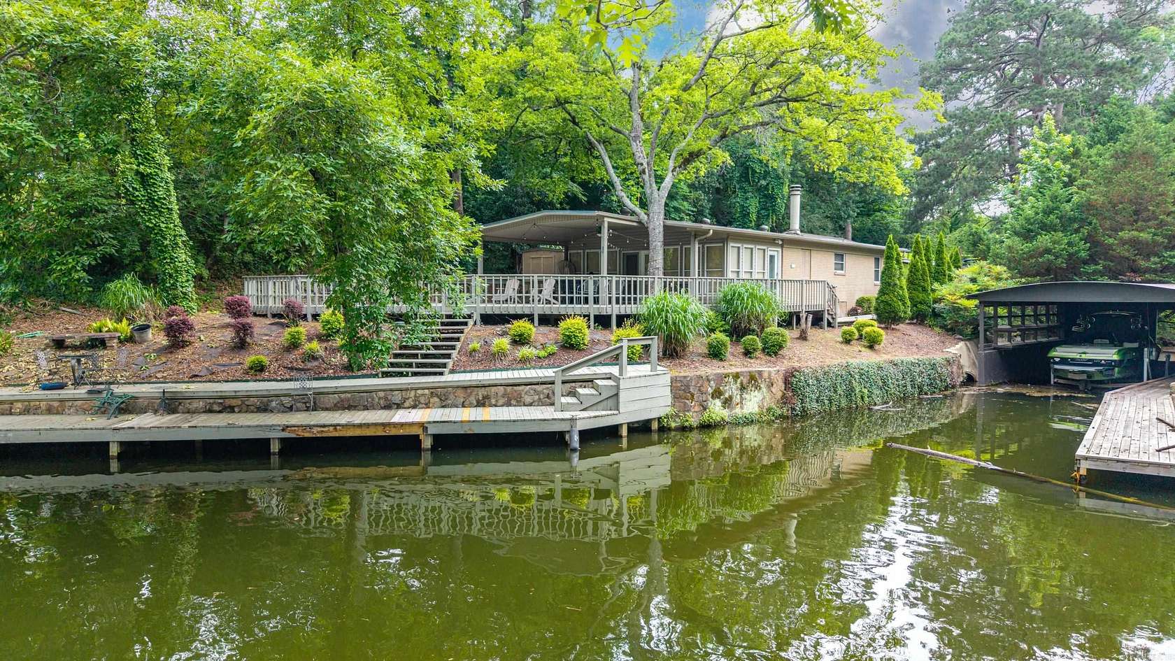 93 Acres of Land with Home for Sale in Hot Springs, Arkansas