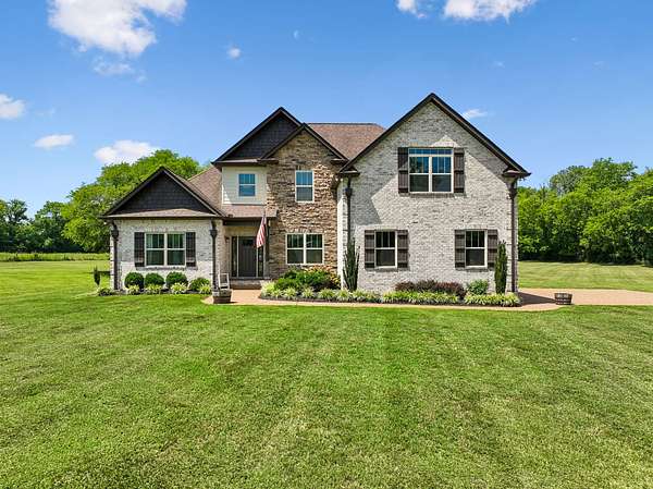 5.72 Acres of Land with Home for Sale in Lebanon, Tennessee
