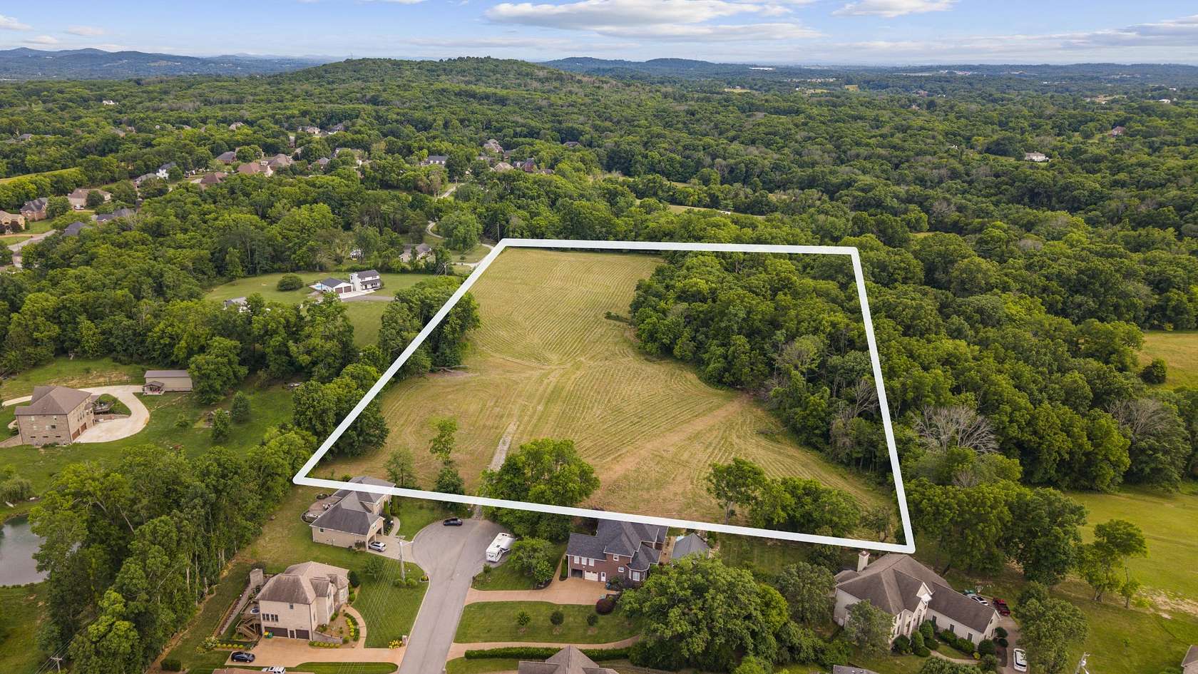 11.8 Acres of Land for Sale in Lebanon, Tennessee