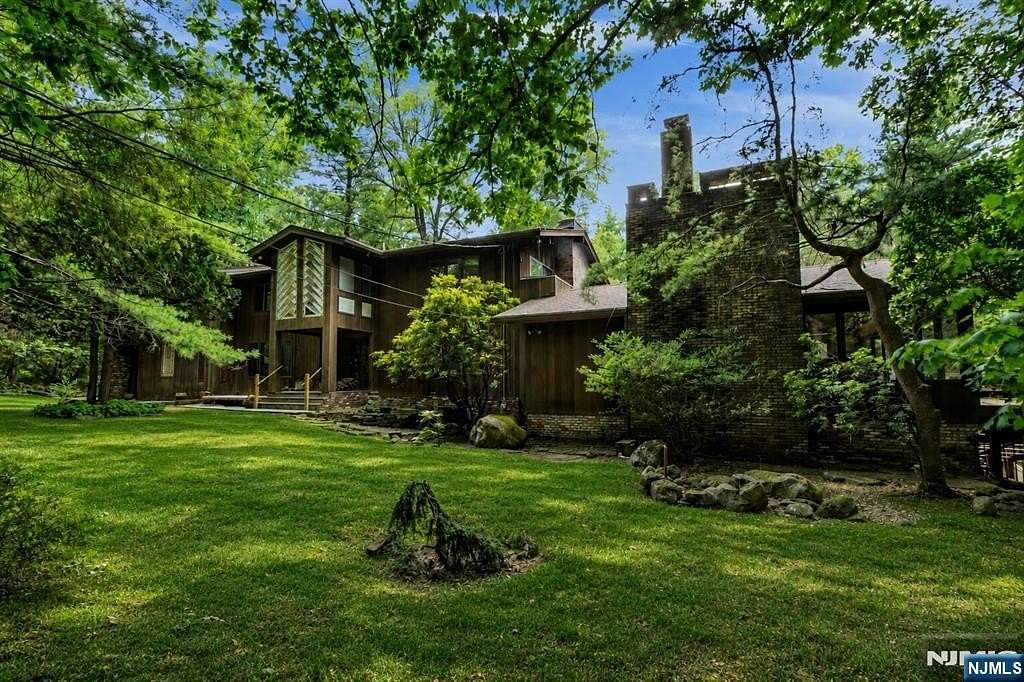 2 Acres of Land with Home for Sale in Alpine, New Jersey
