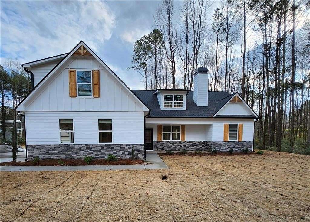 8.15 Acres of Land with Home for Sale in Carrollton, Georgia