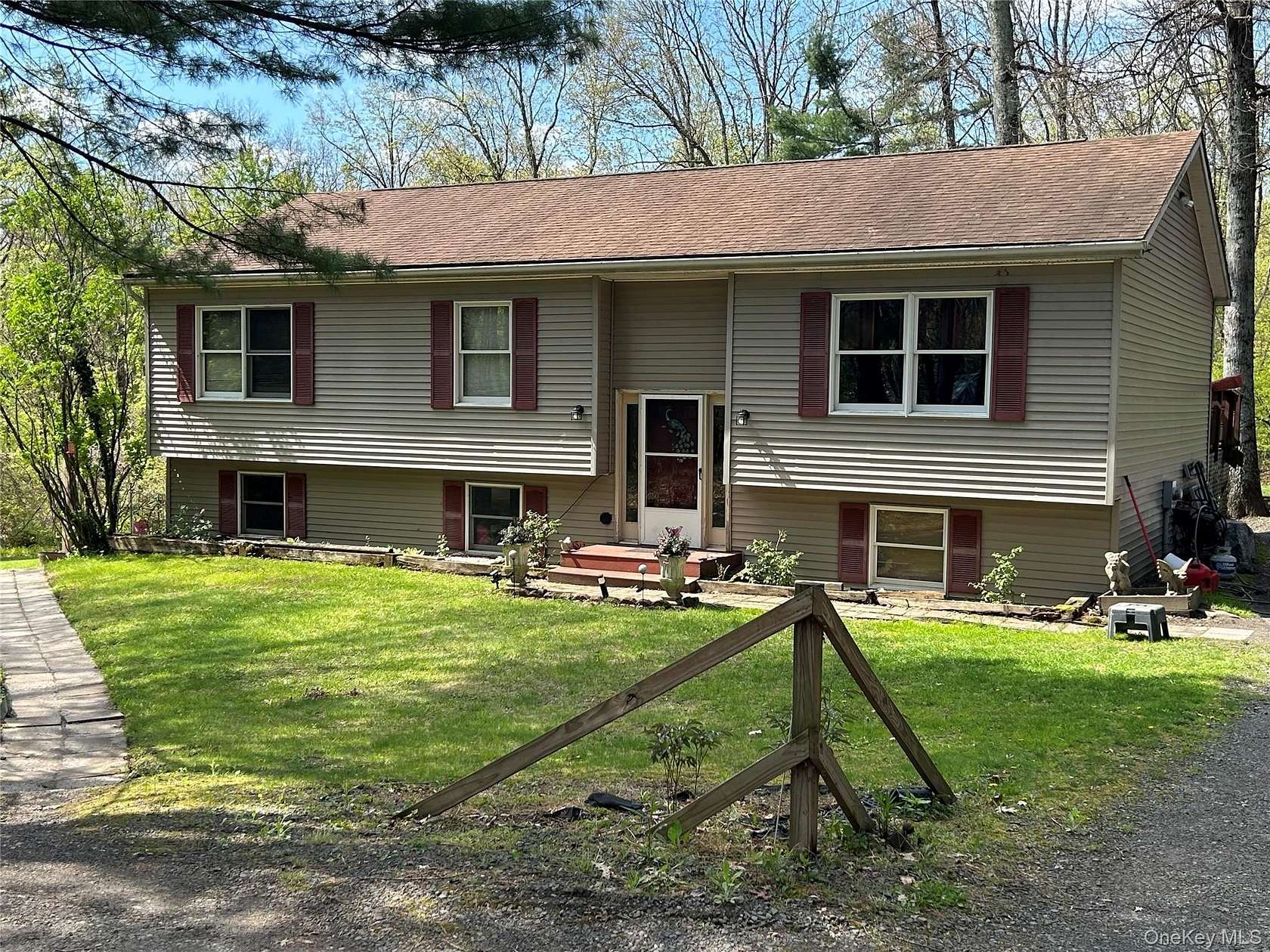 2.5 Acres of Land with Home for Sale in Kerhonkson, New York