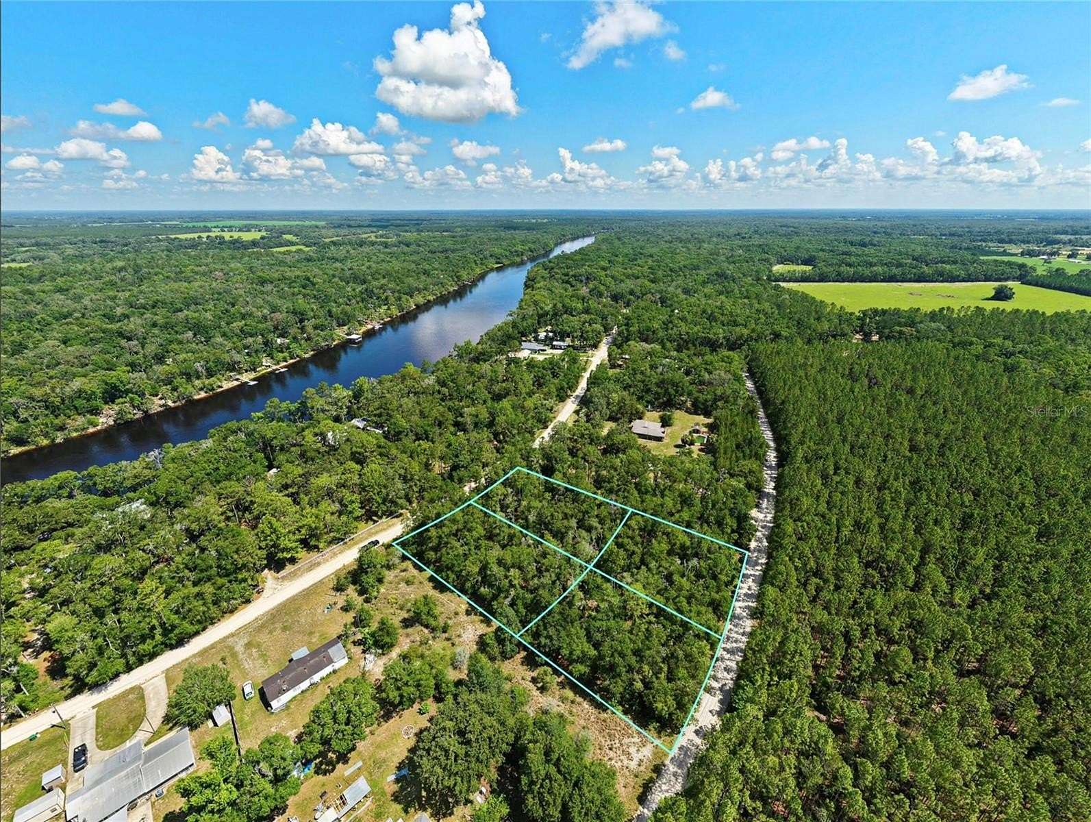 1.55 Acres of Land for Sale in Bell, Florida