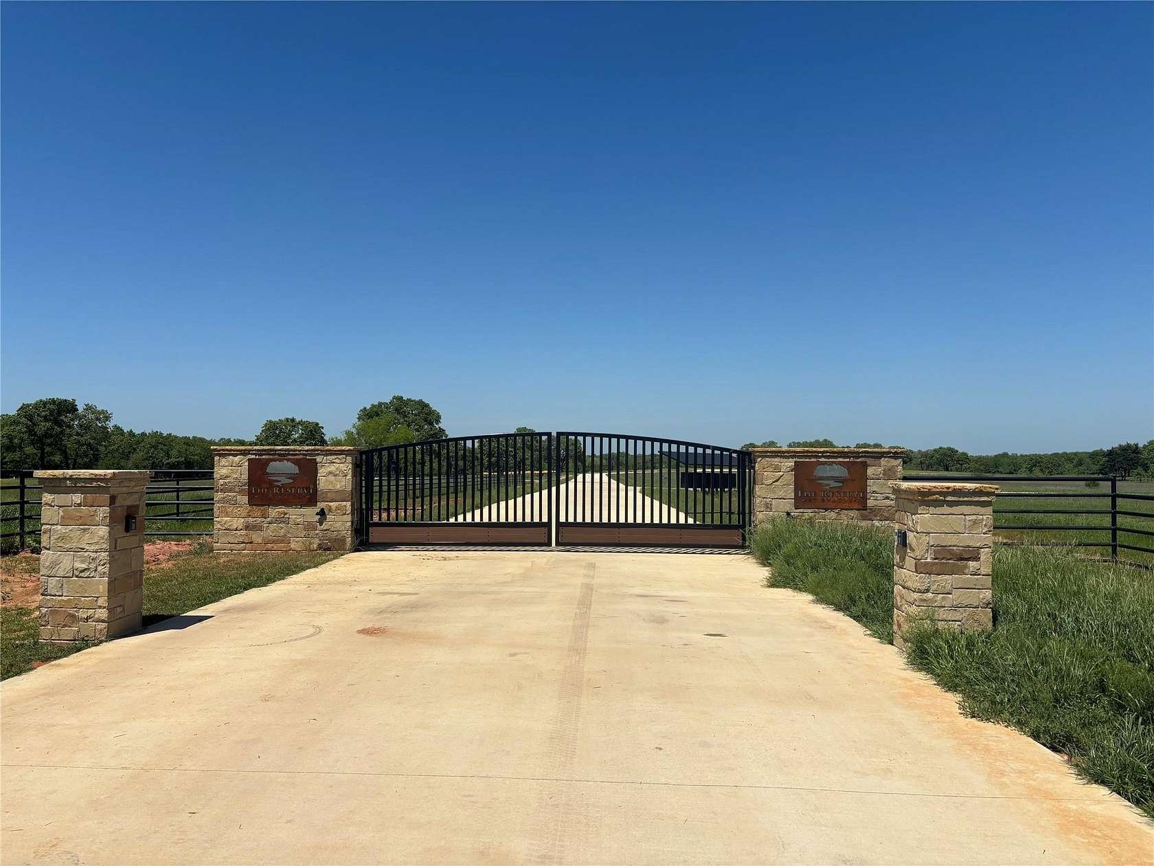 2 Acres of Residential Land for Sale in Poolville, Texas