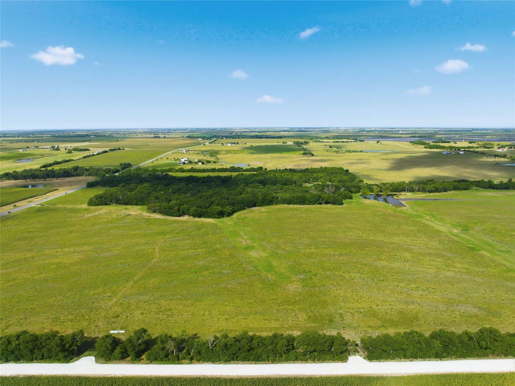 10 Acres of Land for Sale in Abbott, Texas