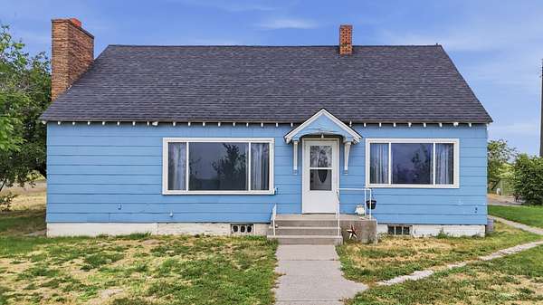 2 Acres of Land with Home for Sale in Harrington, Washington