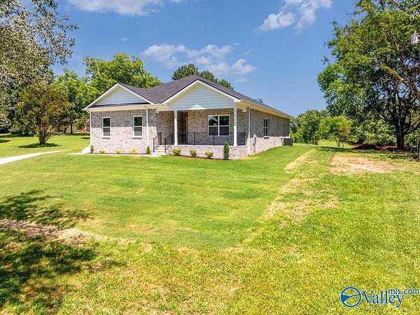 4.4 Acres of Land with Home for Sale in New Market, Alabama