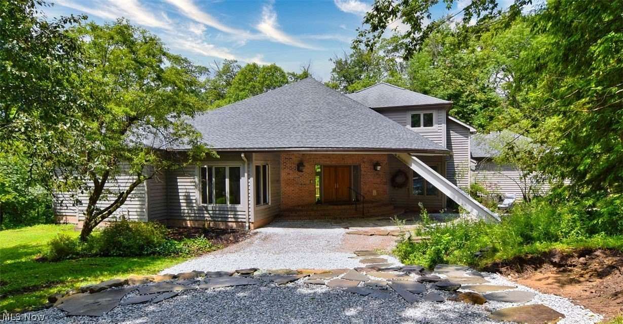 5.56 Acres of Land with Home for Sale in Chagrin Falls, Ohio