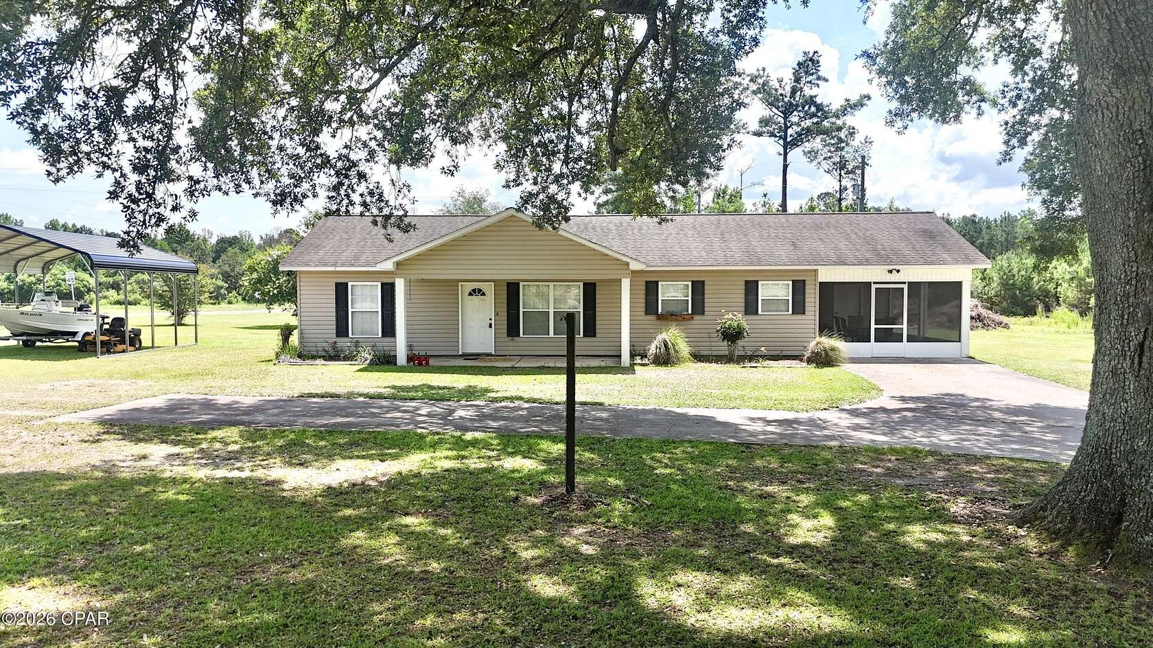 2 Acres of Land with Home for Sale in Grand Ridge, Florida