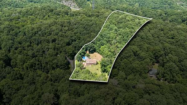 5 Acres of Land with Home for Sale in Goodlettsville, Tennessee