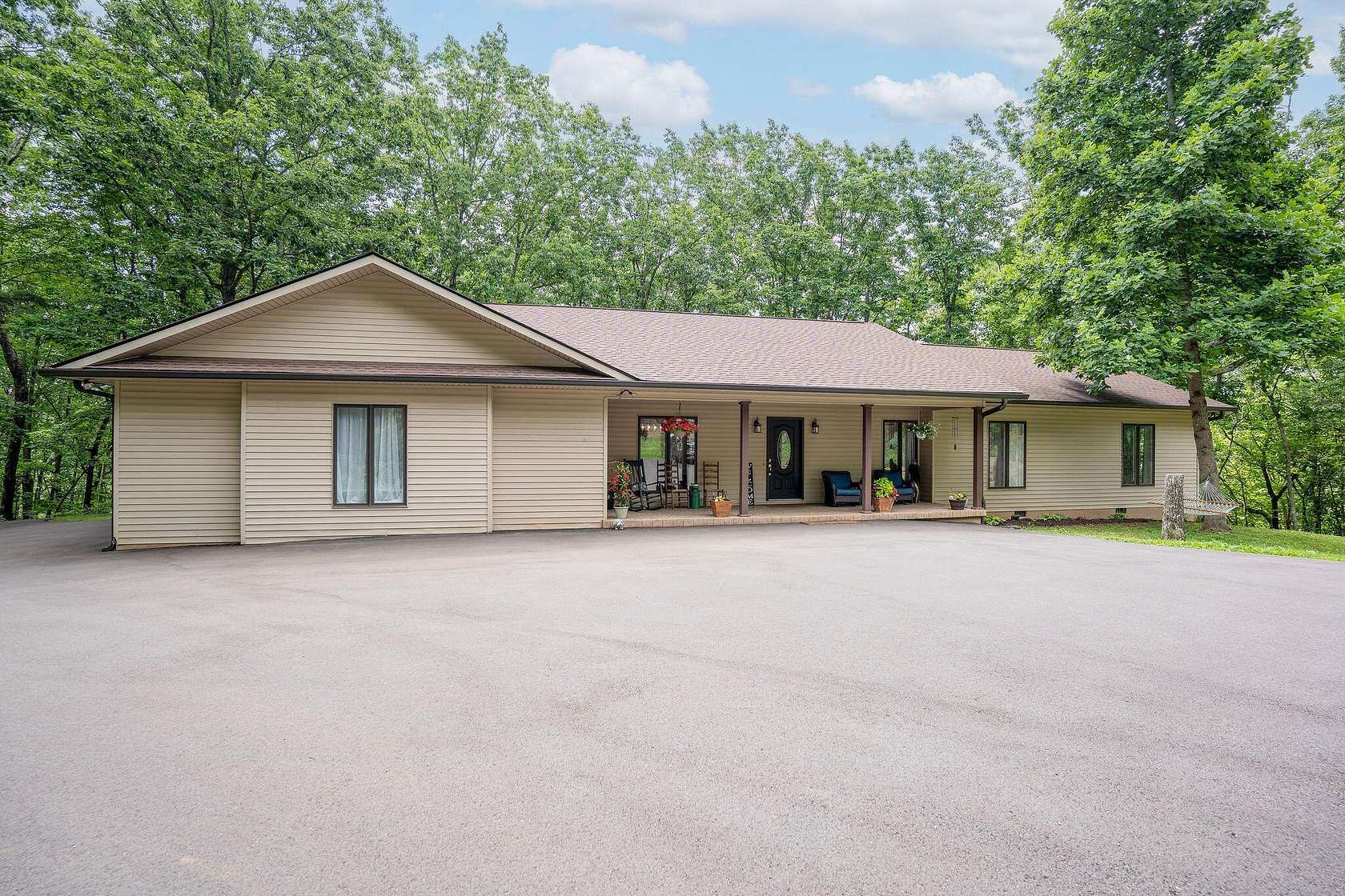 8.1 Acres of Land with Home for Sale in Lookout Mountain, Georgia