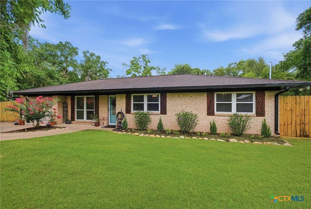 2 Acres of Land with Home for Sale in West Columbia, Texas
