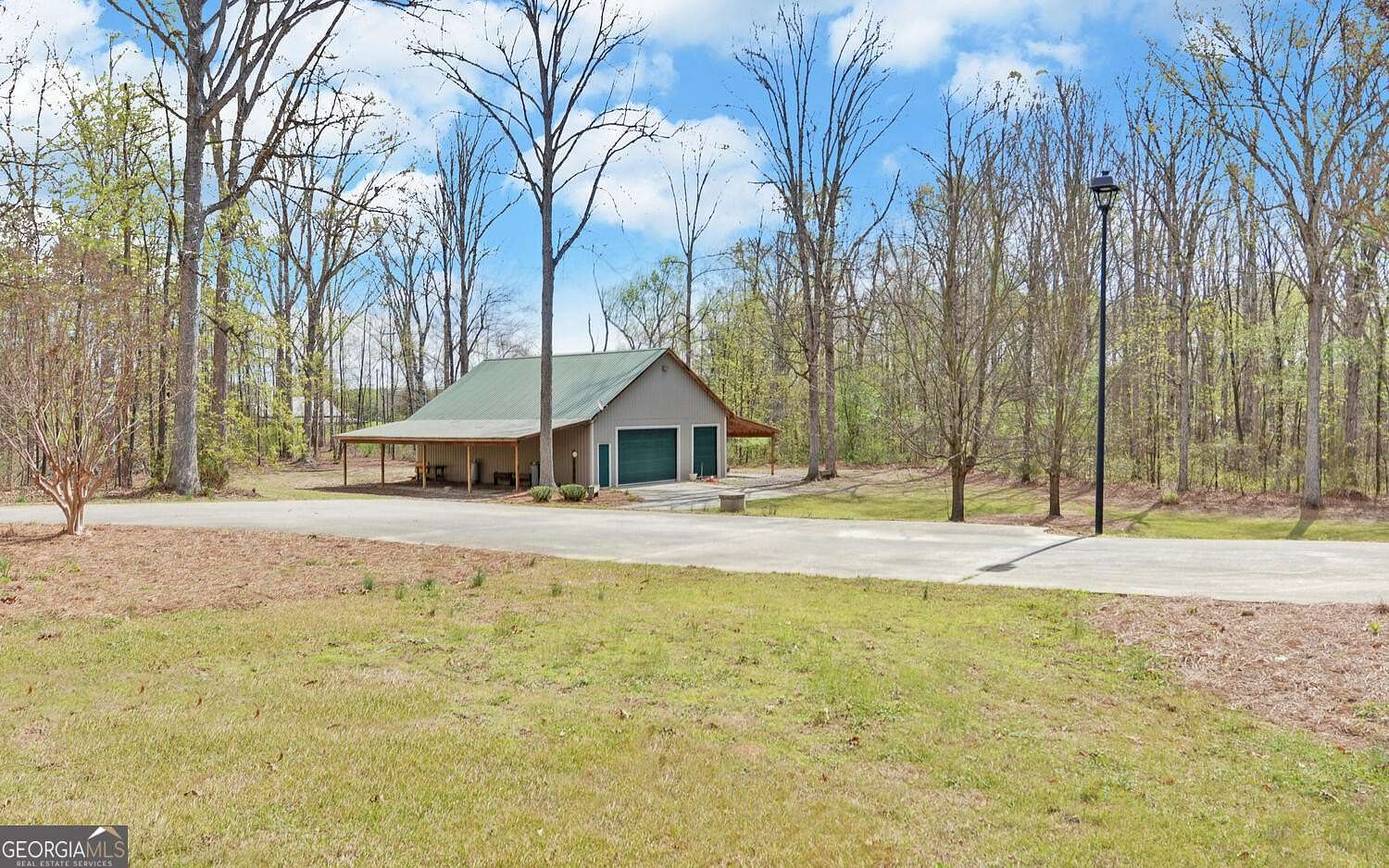 2.55 Acres of Land for Sale in Dewy Rose, Georgia
