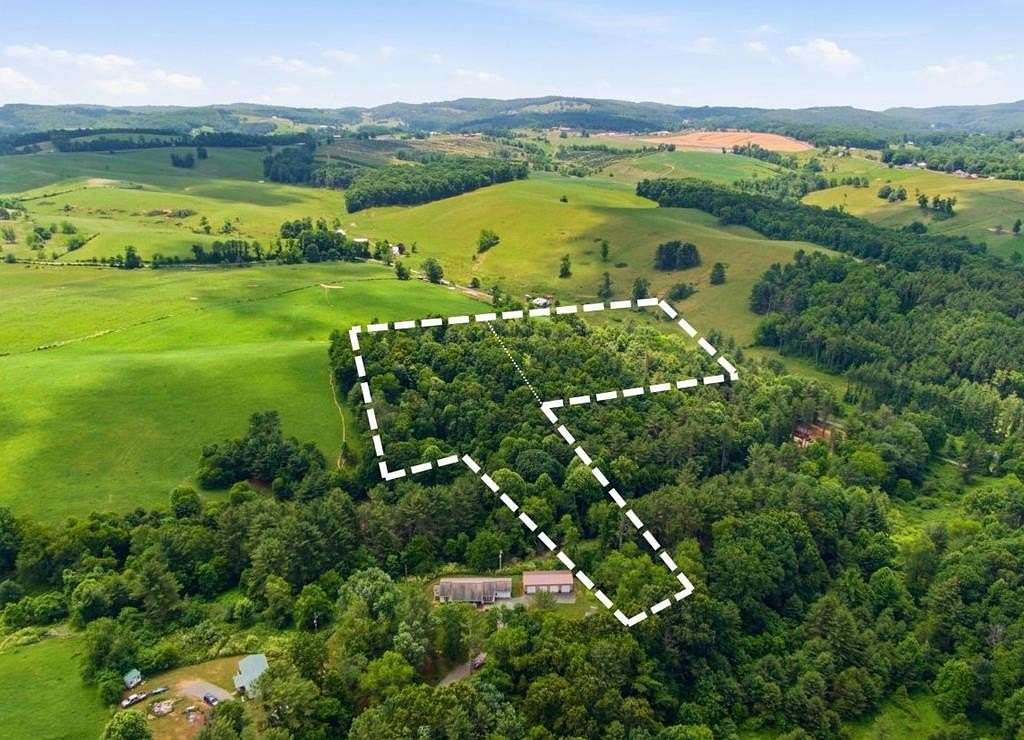 8 Acres of Residential Land for Sale in Hillsville, Virginia