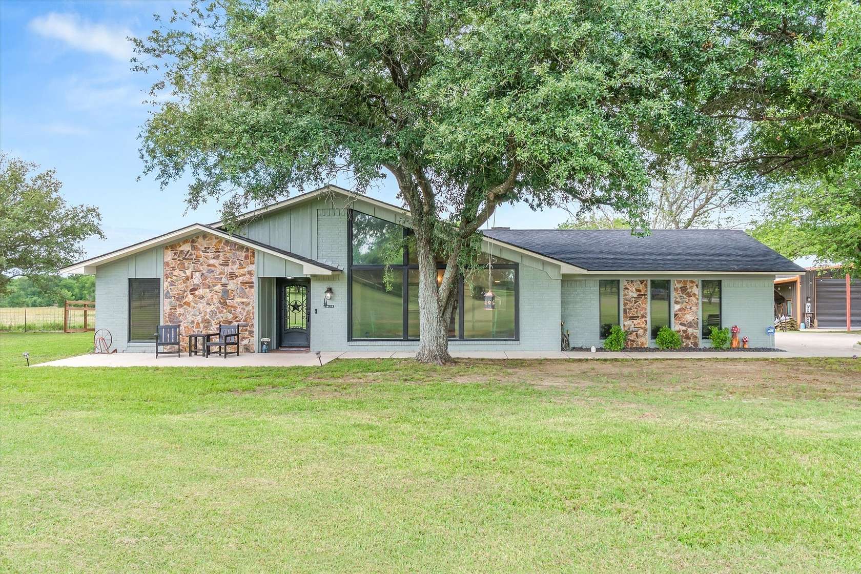 21.6 Acres of Land with Home for Sale in Wills Point, Texas