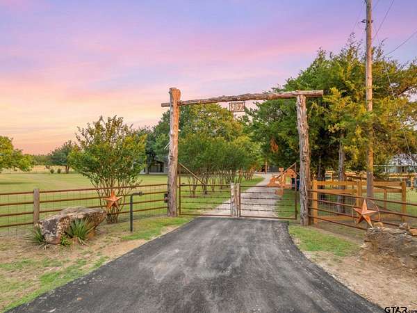 21.6 Acres of Land with Home for Sale in Wills Point, Texas
