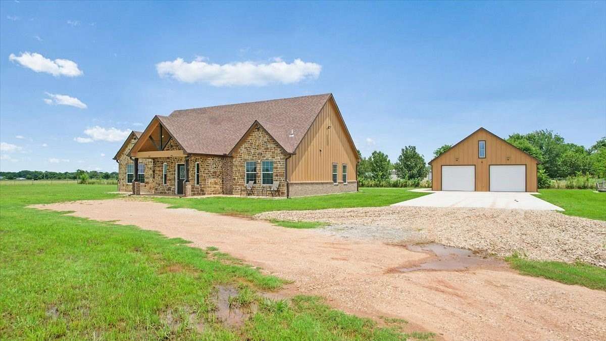 4 Acres of Land with Home for Sale in Ivanhoe, Texas