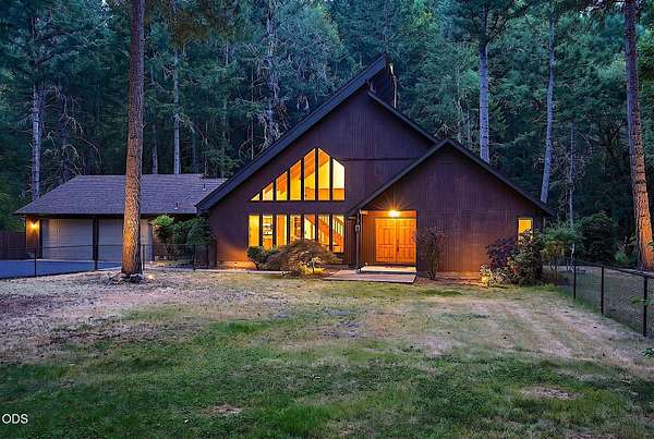 2.5 Acres of Land with Home for Sale in Wilderville, Oregon