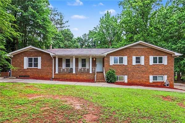 2 Acres of Land with Home for Sale in Fayetteville, Georgia