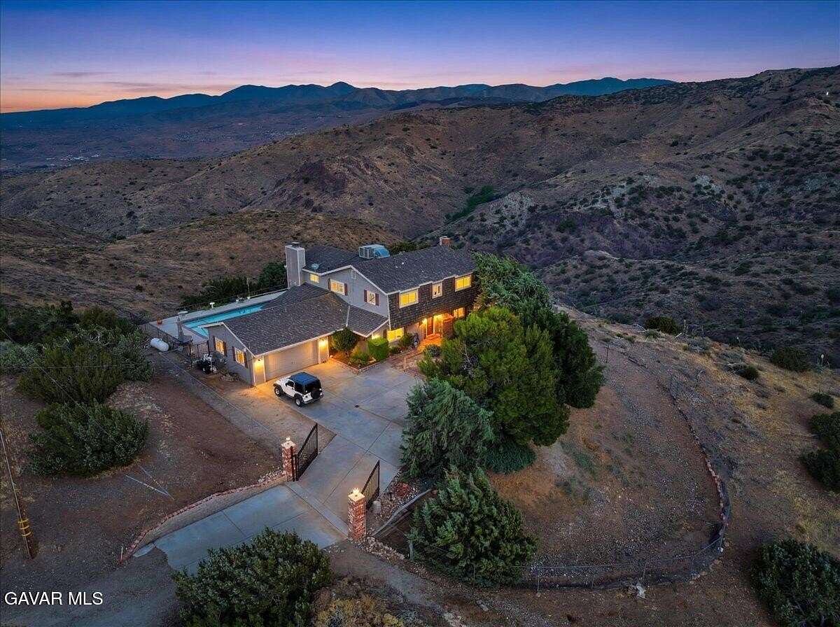 5 Acres of Land with Home for Sale in Palmdale, California