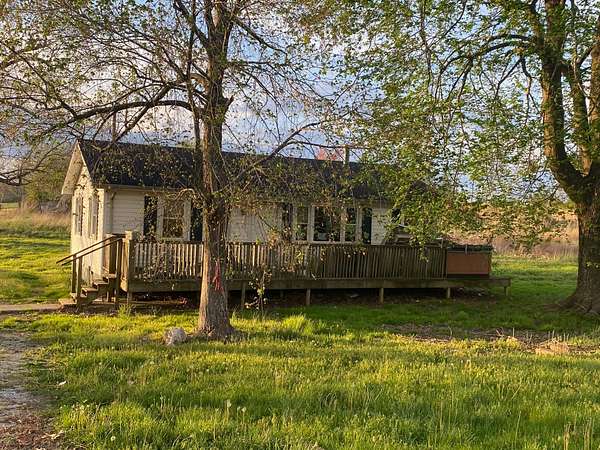 2 Acres of Land with Home for Sale in Hopkinsville, Kentucky