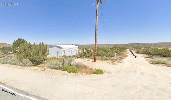 9.76 Acres of Residential Land for Sale in Pearblossom, California