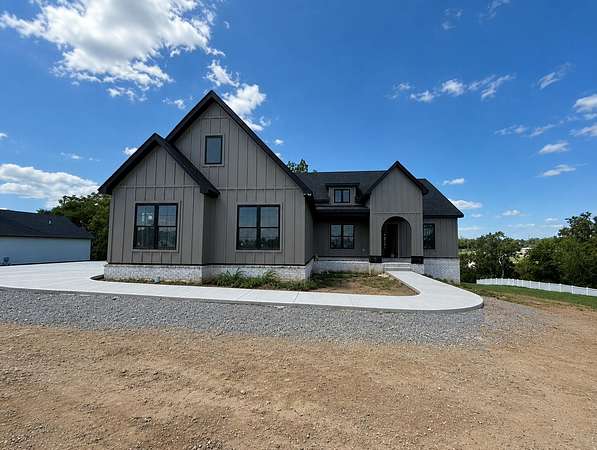 1.87 Acres of Land with Home for Sale in Richmond, Kentucky