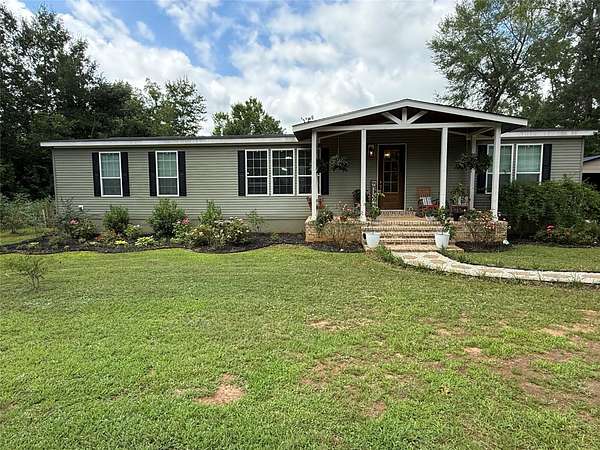 6.43 Acres of Land with Home for Sale in Rusk, Texas