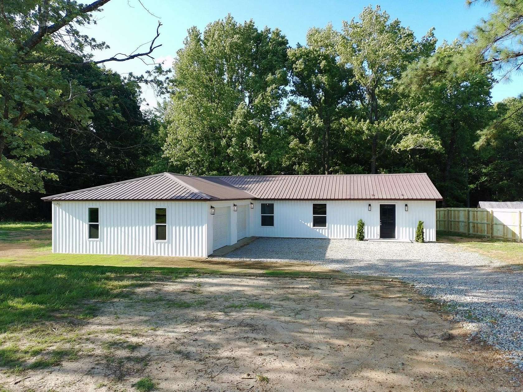 2 Acres of Land with Home for Sale in Jonesboro, Arkansas