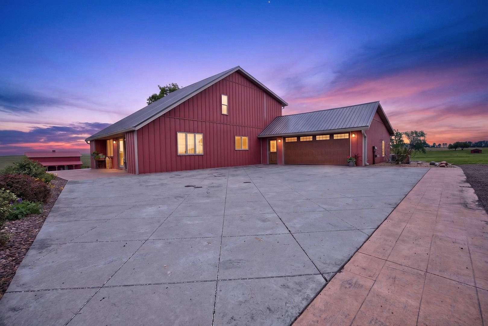 40 Acres of Agricultural Land with Home for Sale in Bloomington, Illinois
