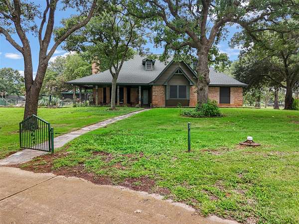 3.64 Acres of Improved Mixed-Use Land for Sale in Burleson, Texas