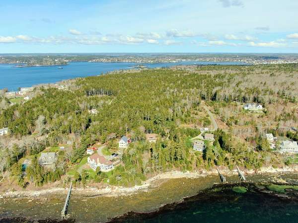 2.7 Acres of Residential Land for Sale in Boothbay Harbor, Maine