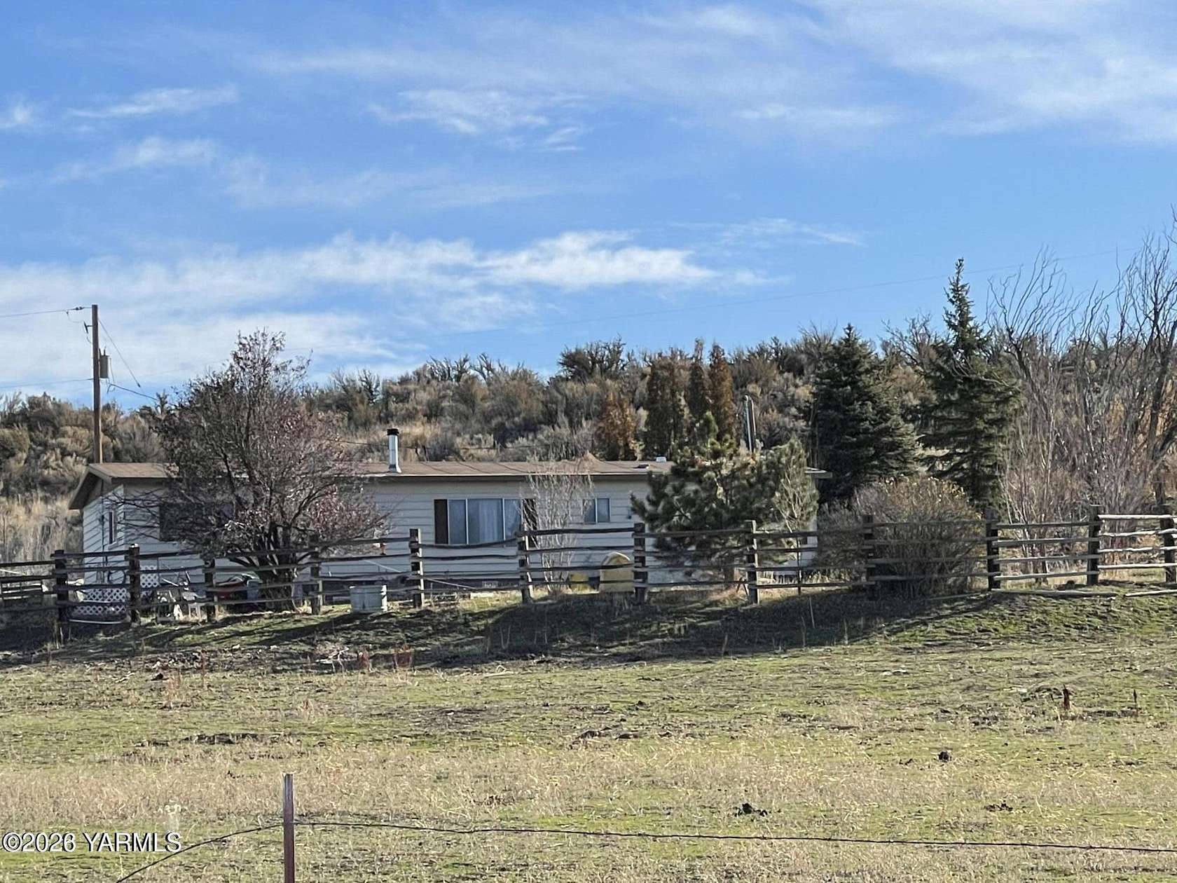 10.1 Acres of Land with Home for Sale in Yakima, Washington