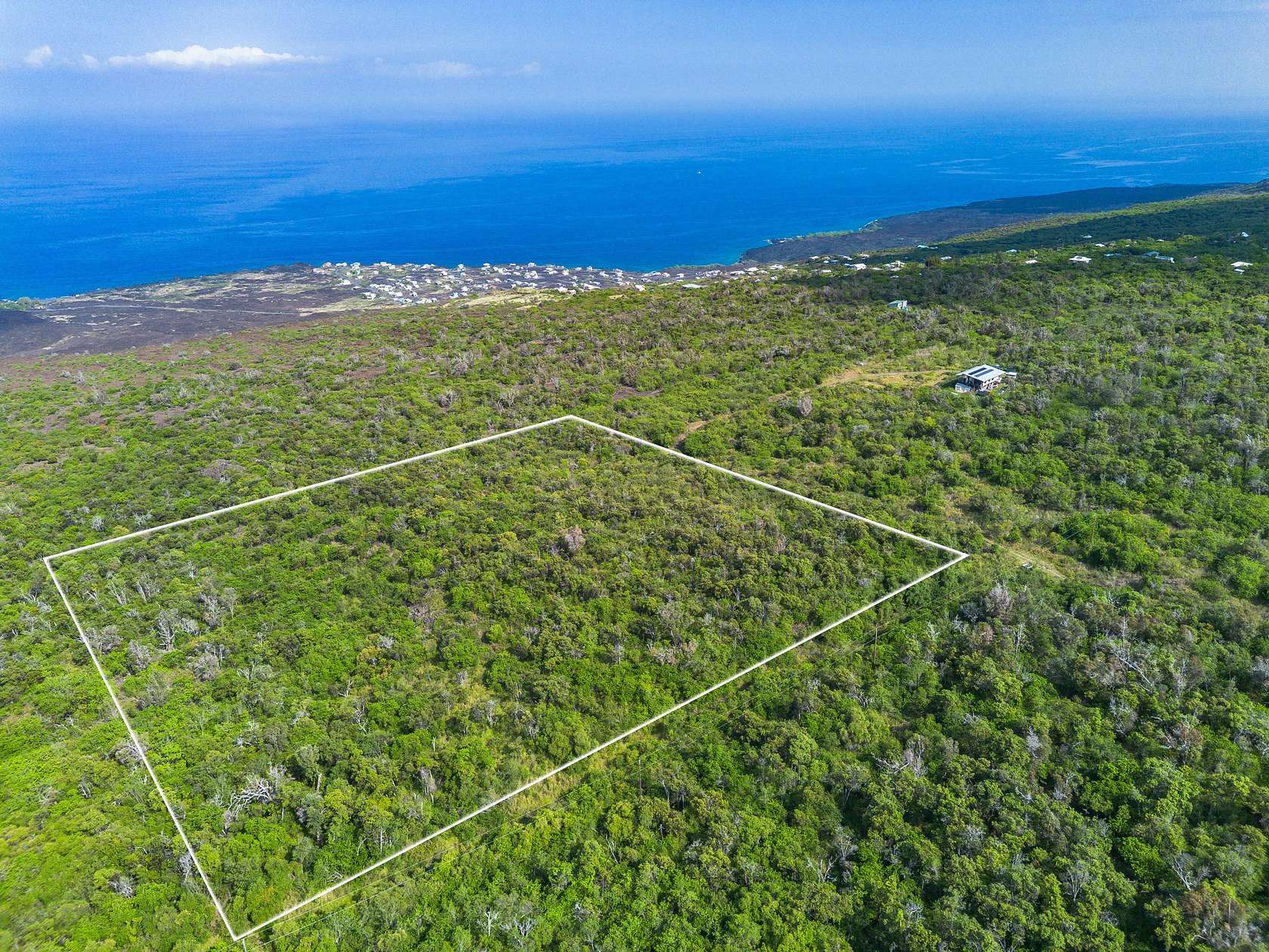 8 Acres of Residential Land for Sale in Captain Cook, Hawaii