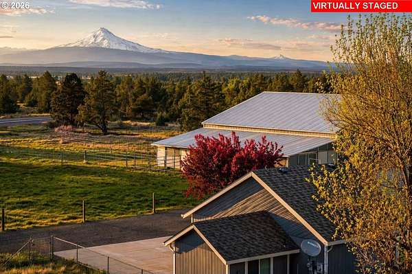 4.78 Acres of Land with Home for Sale in Redmond, Oregon