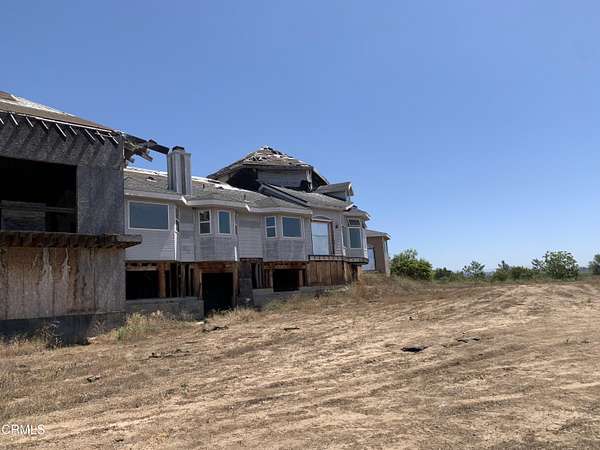21.8 Acres of Land with Home for Sale in Moorpark, California