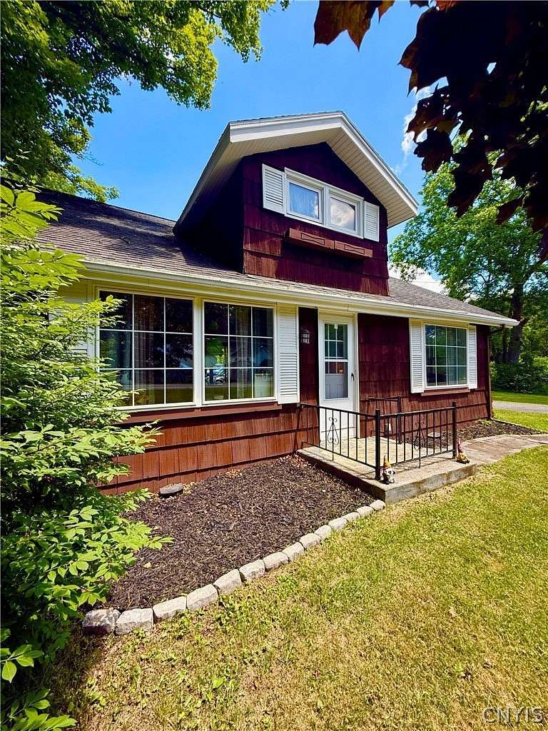 3 Acres of Land with Home for Sale in Syracuse, New York